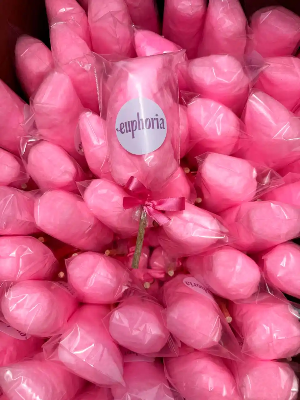 Glowy Yummy Contrata algodones de azucar de sabores cereza roja para eventos y fiestas en cdmx